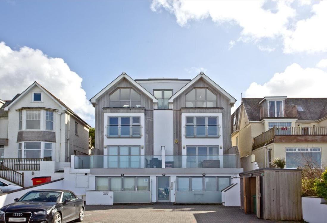5 Fistral Beach Apartments In Newquay Cornwall Holidays